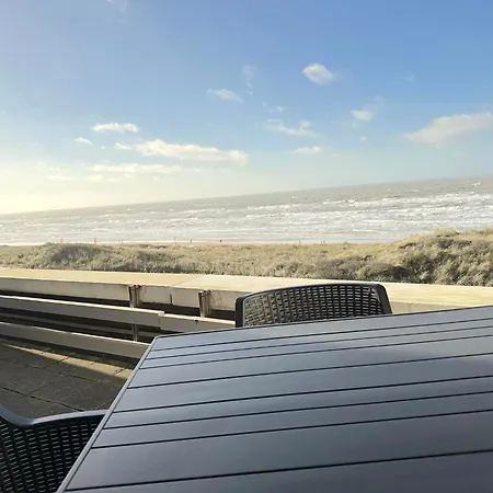 With Unique Sea View ホリデーパーク エグモント・アーン・ゼー