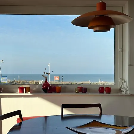With Unique Sea View ホリデーパーク エグモント・アーン・ゼー